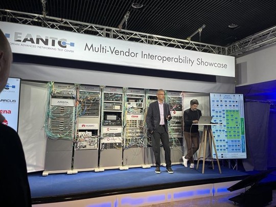 Ciena presenting an EANTC live demo at MPLS & SRv6 AI Net World Congress in Paris